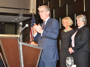 Patricia Murphy receiving the 2012 Robert M. Morgenthau award 
